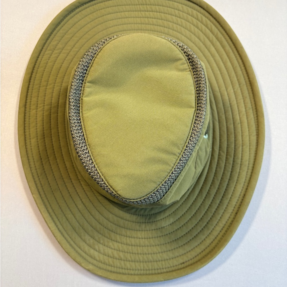 Tilley LTM6 Airflo Hat MADE IN CANADA Khaki/Olive Size 7 Small - Good Condition